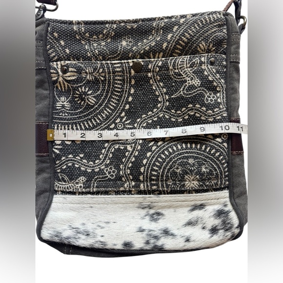 MYRA Charcoal Gray / Black White Tribal Dream Adjustable Crossbody Purse - Picture 10 of 11